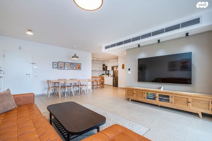 דירה, אור עקיבא