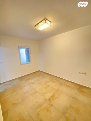 דירה, עזרא קורין 4, נווה חן, תל אביב יפו