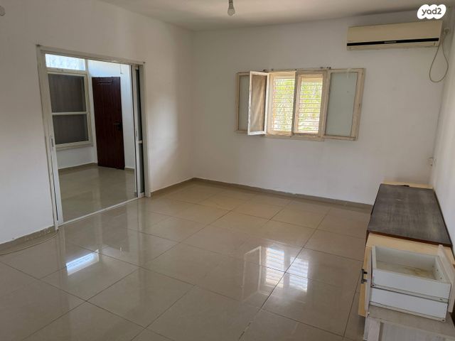 דירה, צה"ל, נווה עמל, הרצליה