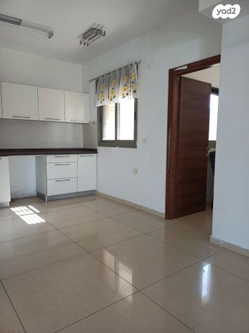 דירה, הרצליה