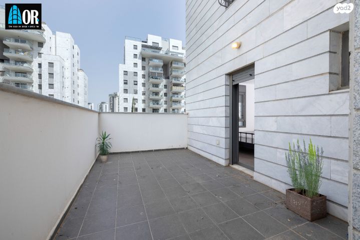 דירה, ש"י עגנון, נאות שמיר, יבנה