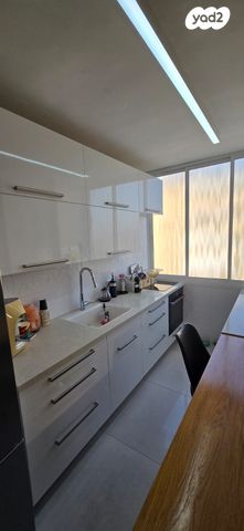 דירה, שדרות בר אילן 18, דרום מערב ותיק, בת ים