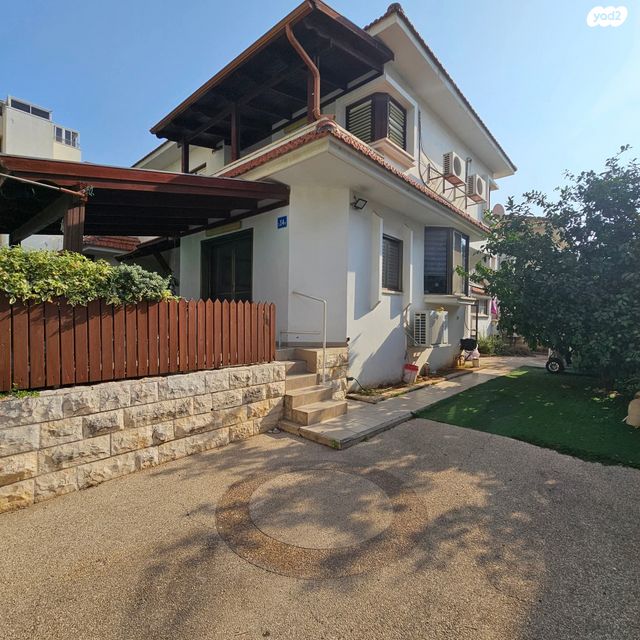 מקווה ישראל 14