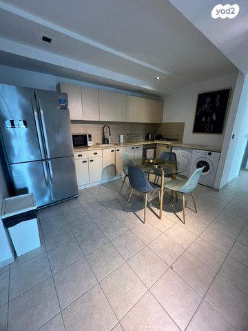 דירה, שדרות ירושלים 19, צפון יפו, המושבה האמריקאית-גרמנית, תל אביב יפו