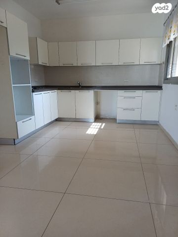 דירה, הרצליה