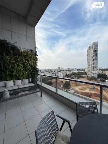 דירה, ניסים אלוני, תל אביב יפו