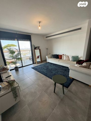 דירה, הרב אבא אבוחצירה, שדרות בפארק, שדרות