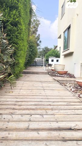 בית פרטי/ קוטג', יקותיאל אדם, נאות הפרחים, גן יבנה