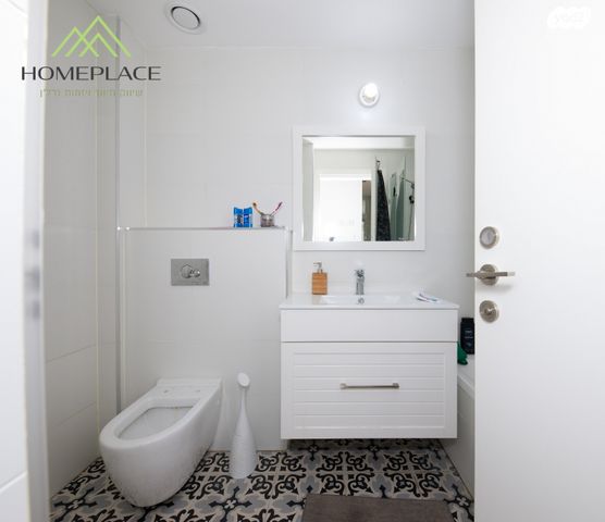 דירה, גרציאני יצחק, גני שרונה, קרית הממשלה, תל אביב יפו