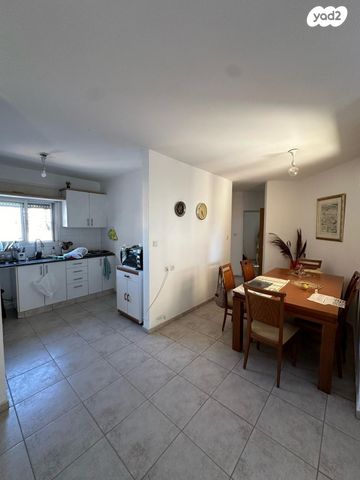 דירה, פקיעין, נווה אילן, אשקלון