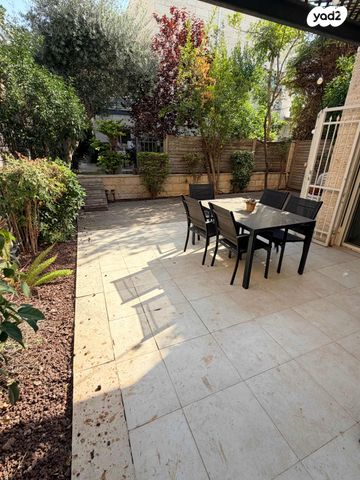 דו משפחתי, מרים החשמונאית, מוריה, מודיעין מכבים רעות