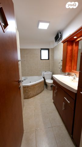 דירה, רעננה