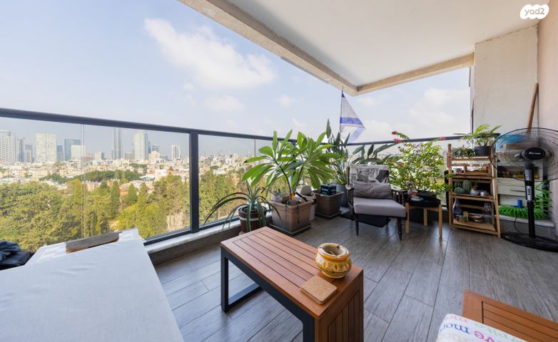 דירה, ישראל טייבר, גבעת הרמבם, גבעתיים