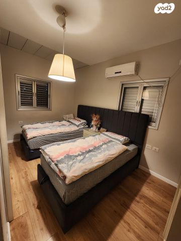 דירה, שח"ל, הפועל המזרחי ה', שיכון ה', בני ברק