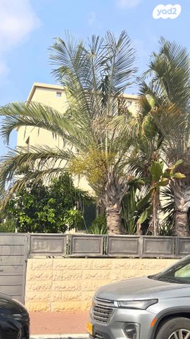 בית פרטי/ קוטג', יקותיאל אדם, נאות הפרחים, גן יבנה