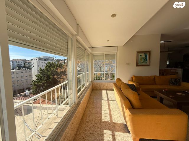 דופלקס, ד"ר יואכים כספרי, חיפה