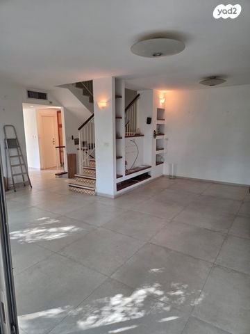 בית פרטי/ קוטג', האלוף עוזי נרקיס, גני צהלה, רמות צהלה, תל אביב יפו