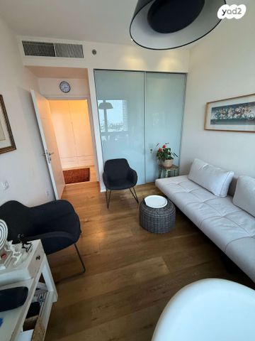 דירה, ניסים אלוני, תל אביב יפו