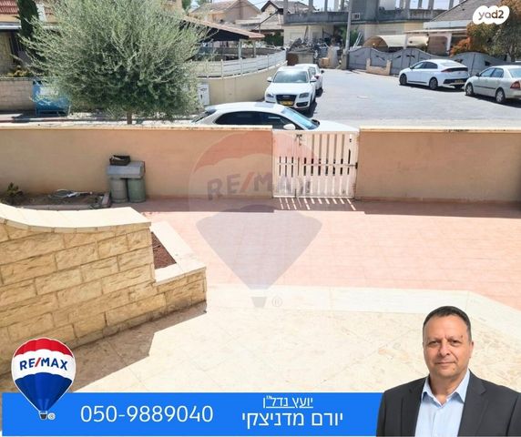 דו משפחתי, בית שאן