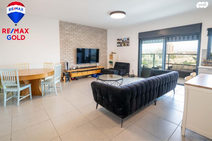 דירה, יגאל ידין 3, המגינים, מודיעין מכבים רעות