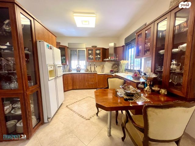 דו משפחתי, מרכב היישוב / מרכז עתלית, עתלית