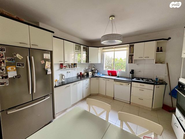 דו משפחתי, צור יגאל, כוכב יאיר / צור יגאל