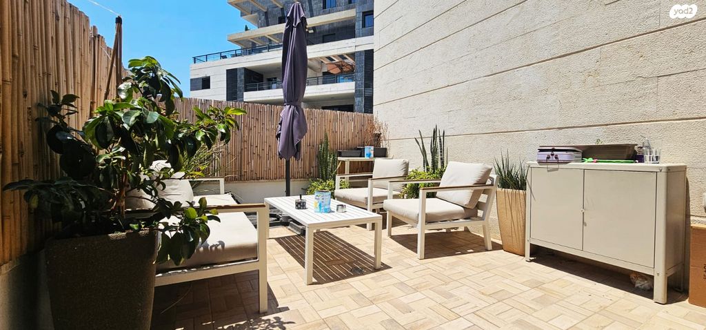 דירה, רעננה