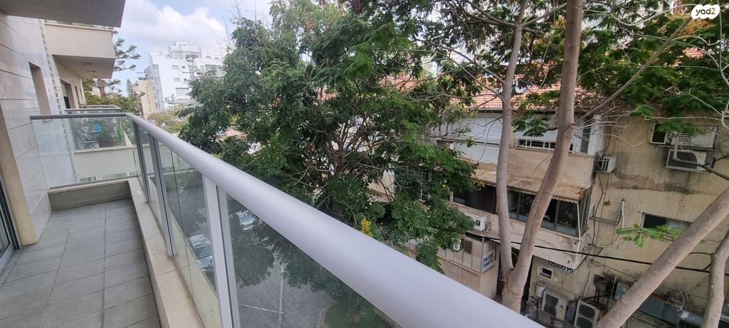 דירה, הרצליה