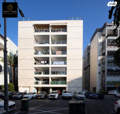 דירה, מעונות ברכה, השומר, ראשון לציון