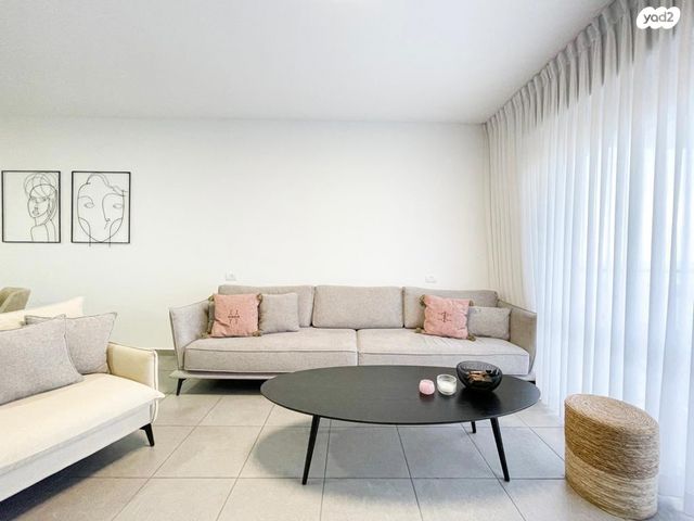 דירה, אברהם בלסברג, ברנע, אשקלון