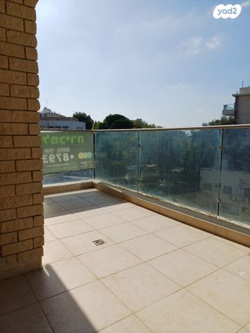 דירה, הרצליה