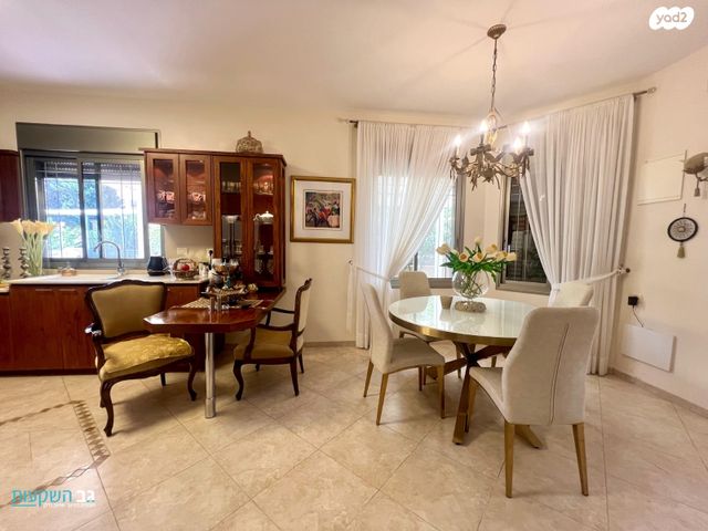 דו משפחתי, מרכב היישוב / מרכז עתלית, עתלית