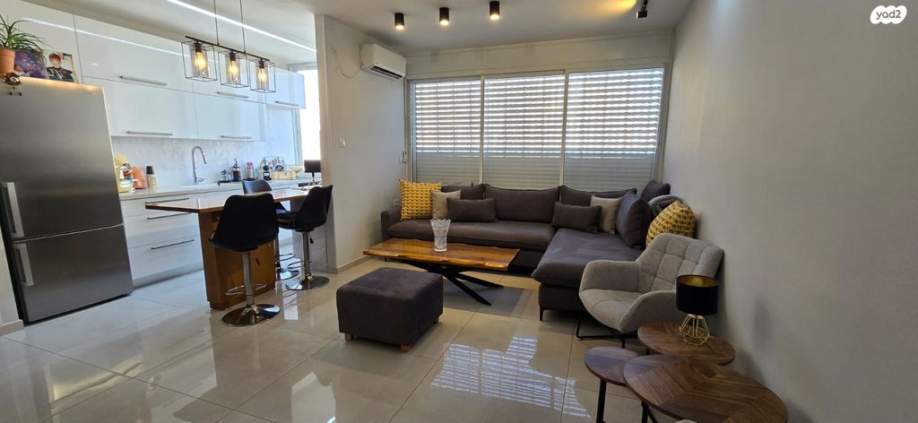 דירה, שדרות בר אילן 18, דרום מערב ותיק, בת ים