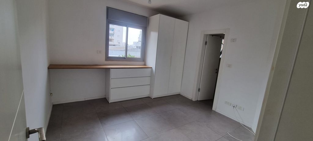 דירה, הרצליה