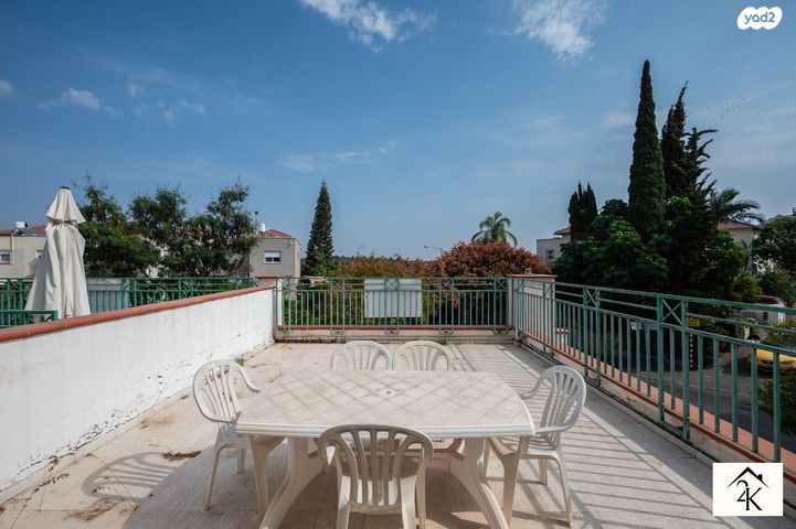 דו משפחתי, מול היקב, זכרון יעקב