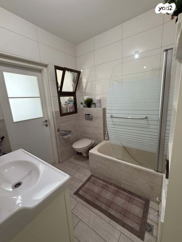 דירה, שדרות העצמאות, רמות בן צבי, יבנה