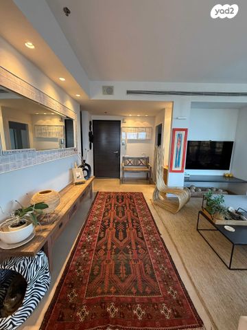 ניסים אלוני 