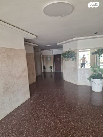 דירה, הרב יצחק בן חנן, נאות גנים, נתניה