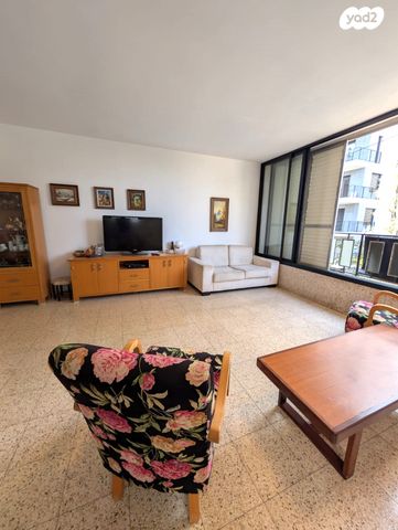 דירה, שכונת יהלום, מרכז העיר ב, רמת גן