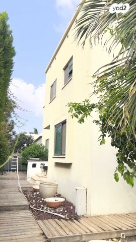 יקותיאל אדם 