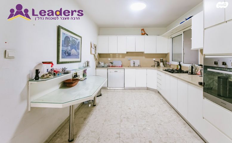 דירה, דוד שמעוני, הרצליה