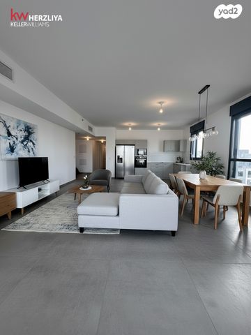 דירה, הרצליה