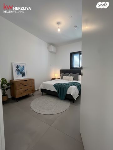 דירה, הרצליה