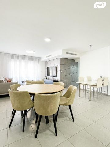 דירה, אברהם בלסברג, ברנע, אשקלון