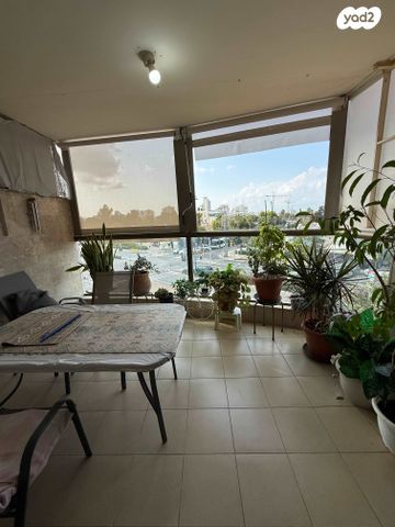 דירה, שדרות העצמאות, רמות בן צבי, יבנה