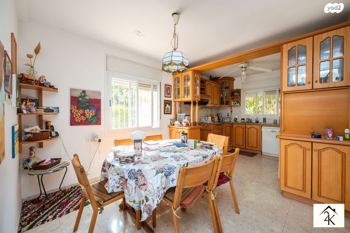 דו משפחתי, מול היקב, זכרון יעקב