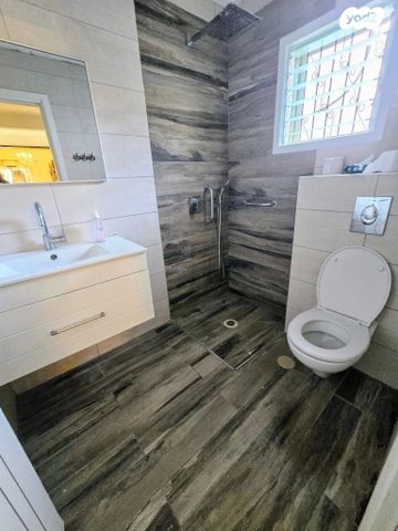 דירה, עזרא, שיכוני המזרח, ראשון לציון