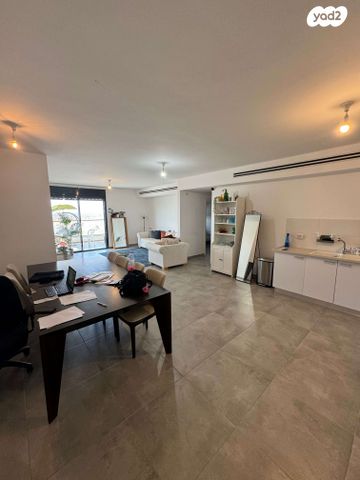 הרב אבא אבוחצירה 