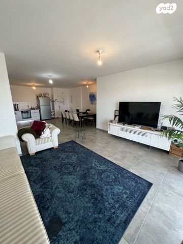 דירה, הרב אבא אבוחצירה, שדרות בפארק, שדרות