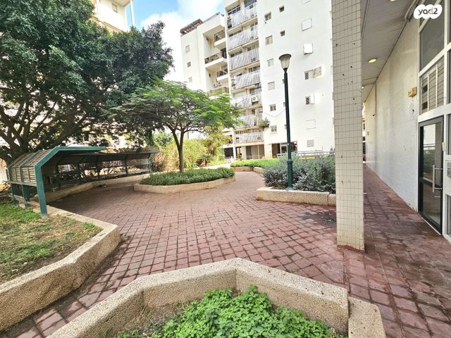 דירה, דרך זאב ז'בוטינסקי 117, נחלת גנים, רמת גן